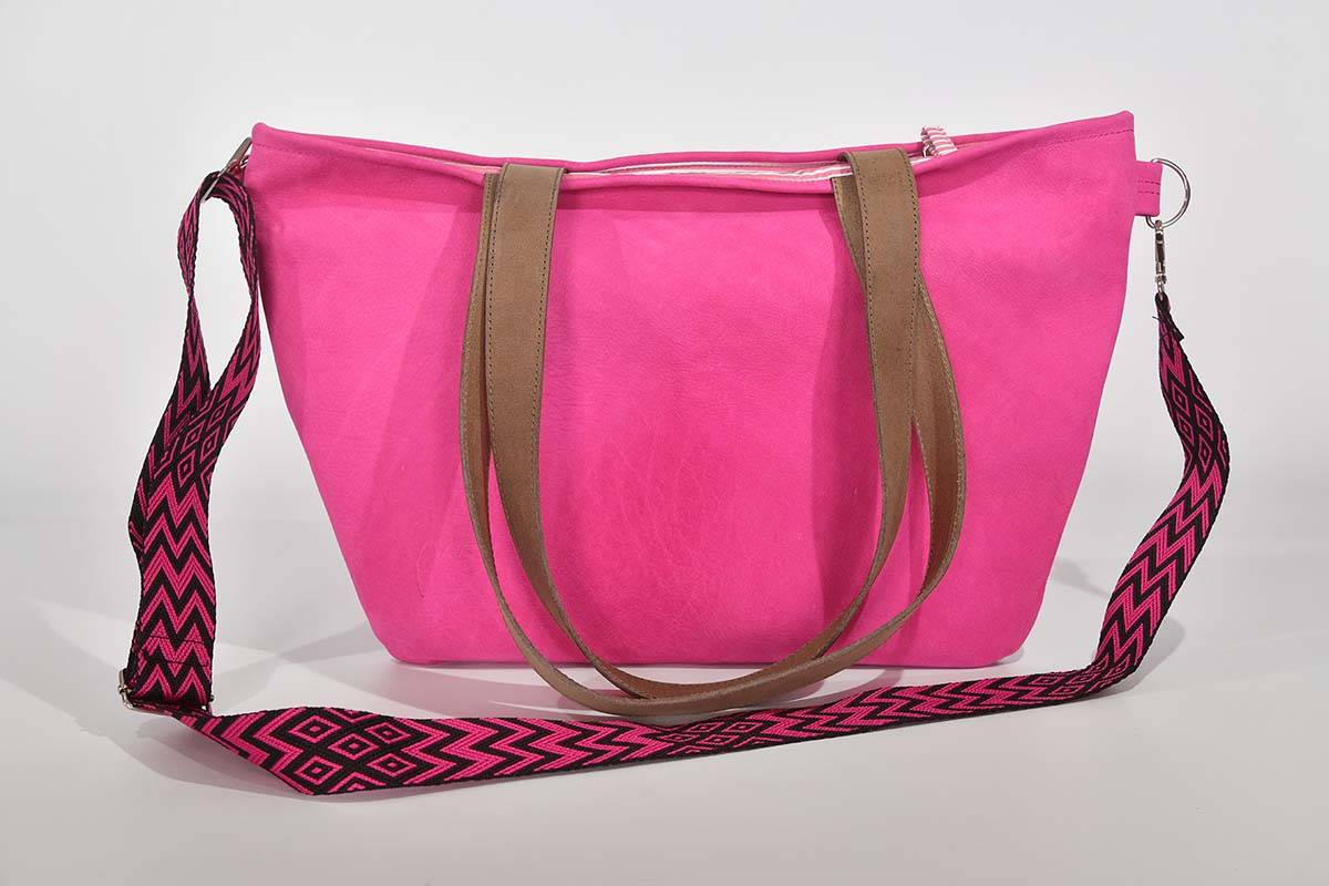 Ledertasche Modell Sarah in hellem himbeer