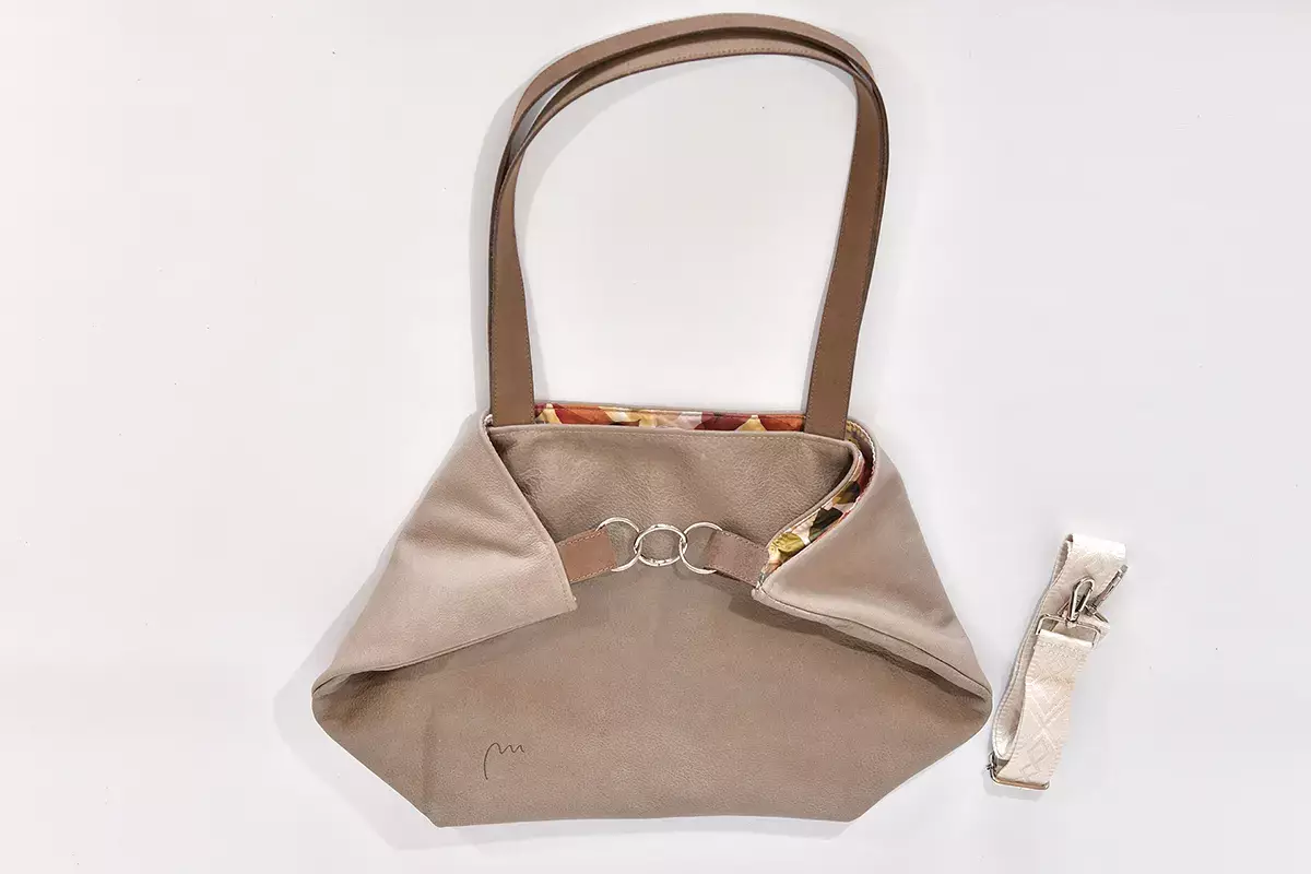 Handgefertigte Ledertasche Sarah Playa babyelefantengrau