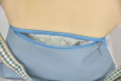 handgefertigte-ledertasche-hellblau-hell-elfenbeinfarben_26006_Sam_flex_05