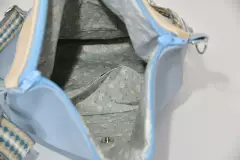 handgefertigte-ledertasche-hellblau-hell-elfenbeinfarben_26006_Sam_flex_06