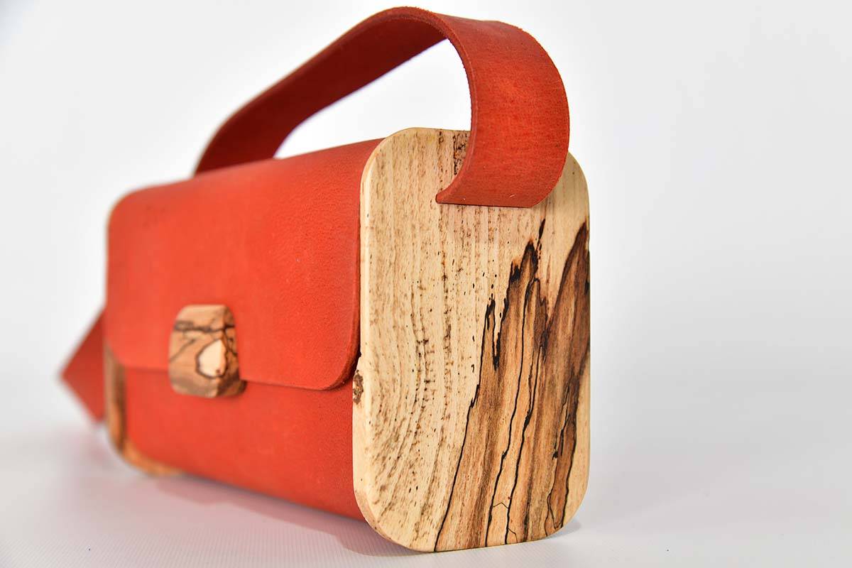 Holz-Ledertasche Modell Timo S gestocktes Buchenholz, Wasserbüffel-Dickleder orange