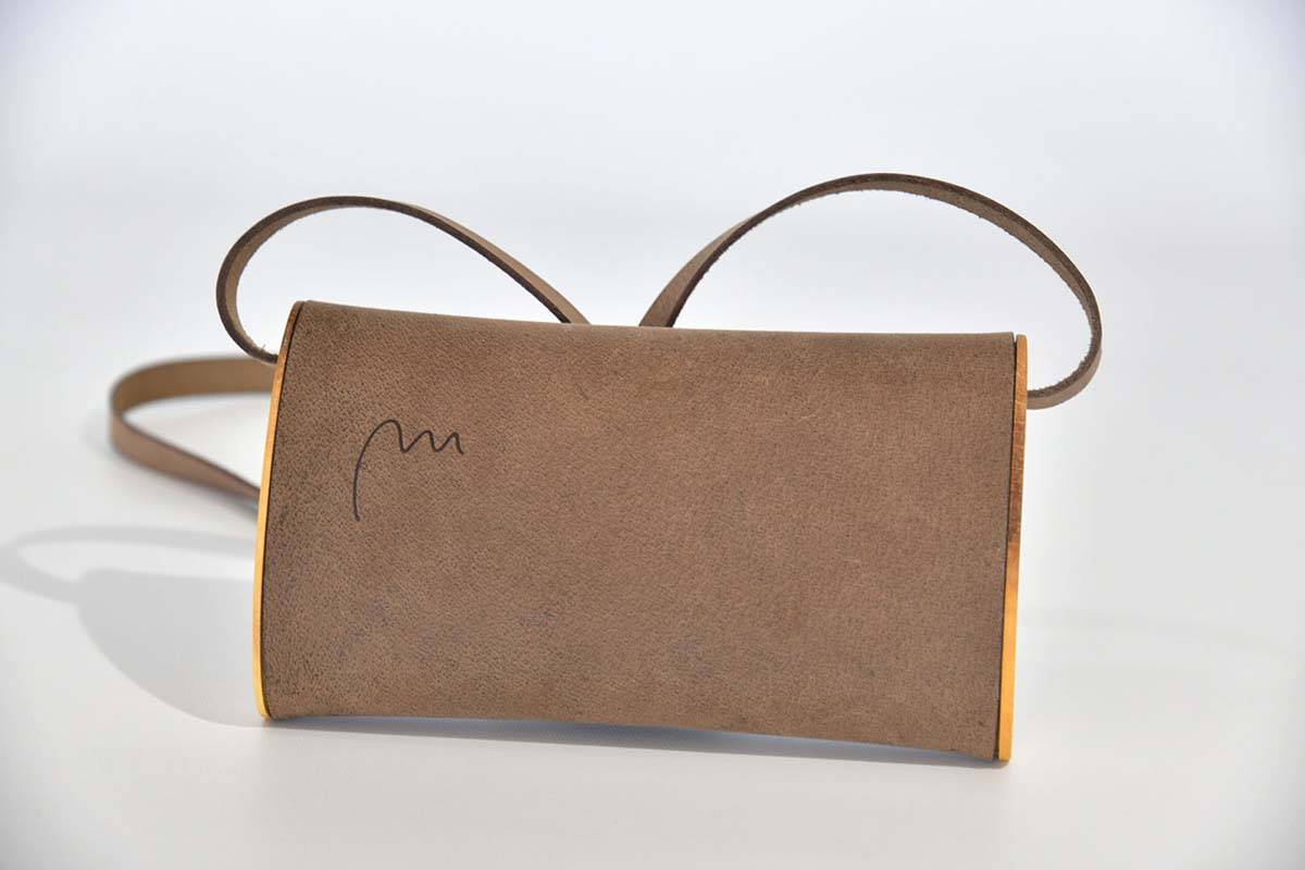 Holz-Ledertasche Modell Jenny graubraun, Orangenholz