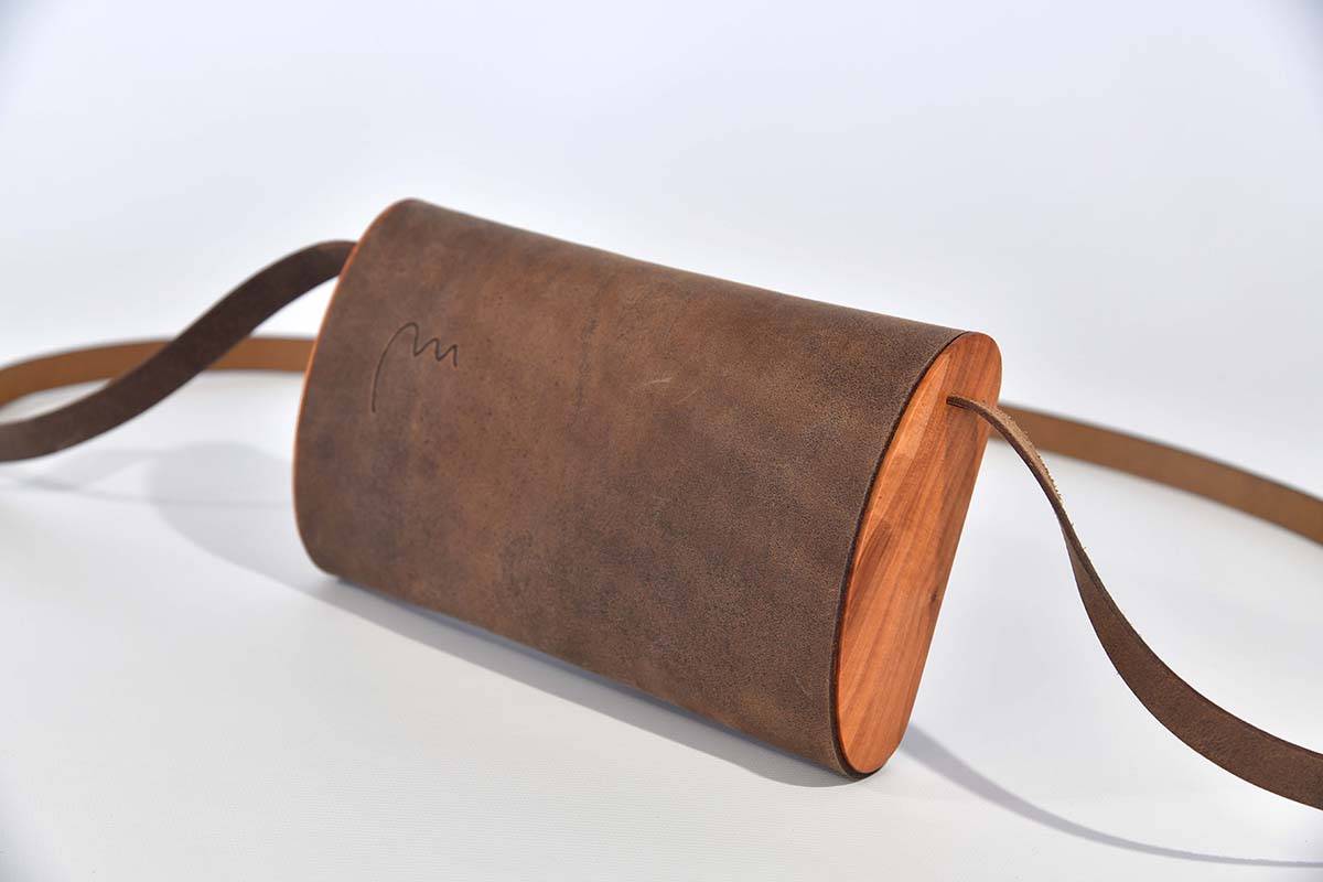 Holz-Ledertasche Modell Jenny braun, Sauerkirschholz