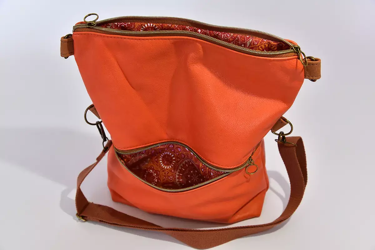 Schultertasche Sam flex Rindsnappaleder lachs
