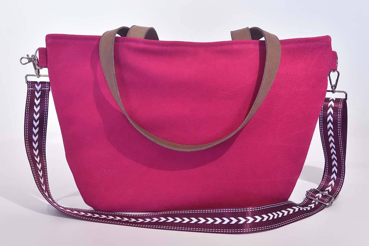 Ledertasche Modell Sarah dunkelhimbeerfarben