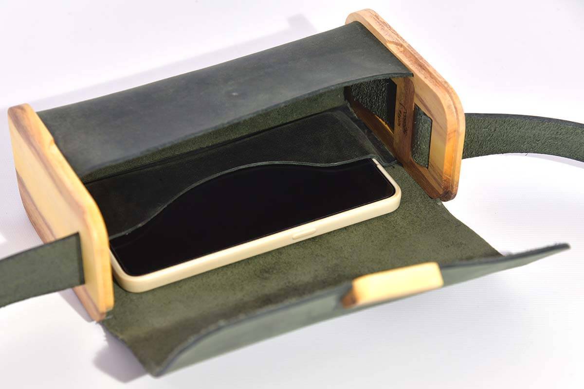 Holz-Ledertasche Modell Timo S Orangenholz, Wasserbüffel-Dickleder tannengrün