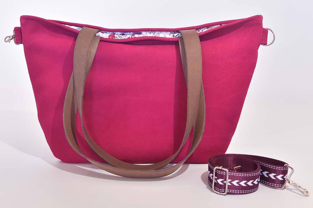 Ledertasche Modell Sarah dunkelhimbeerfarben