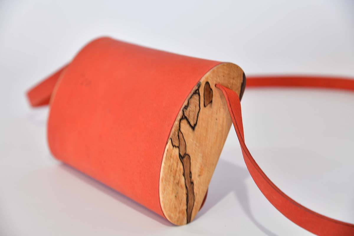 Holz-Ledertasche Modell Jenny orange, gestocktes Buchenholz
