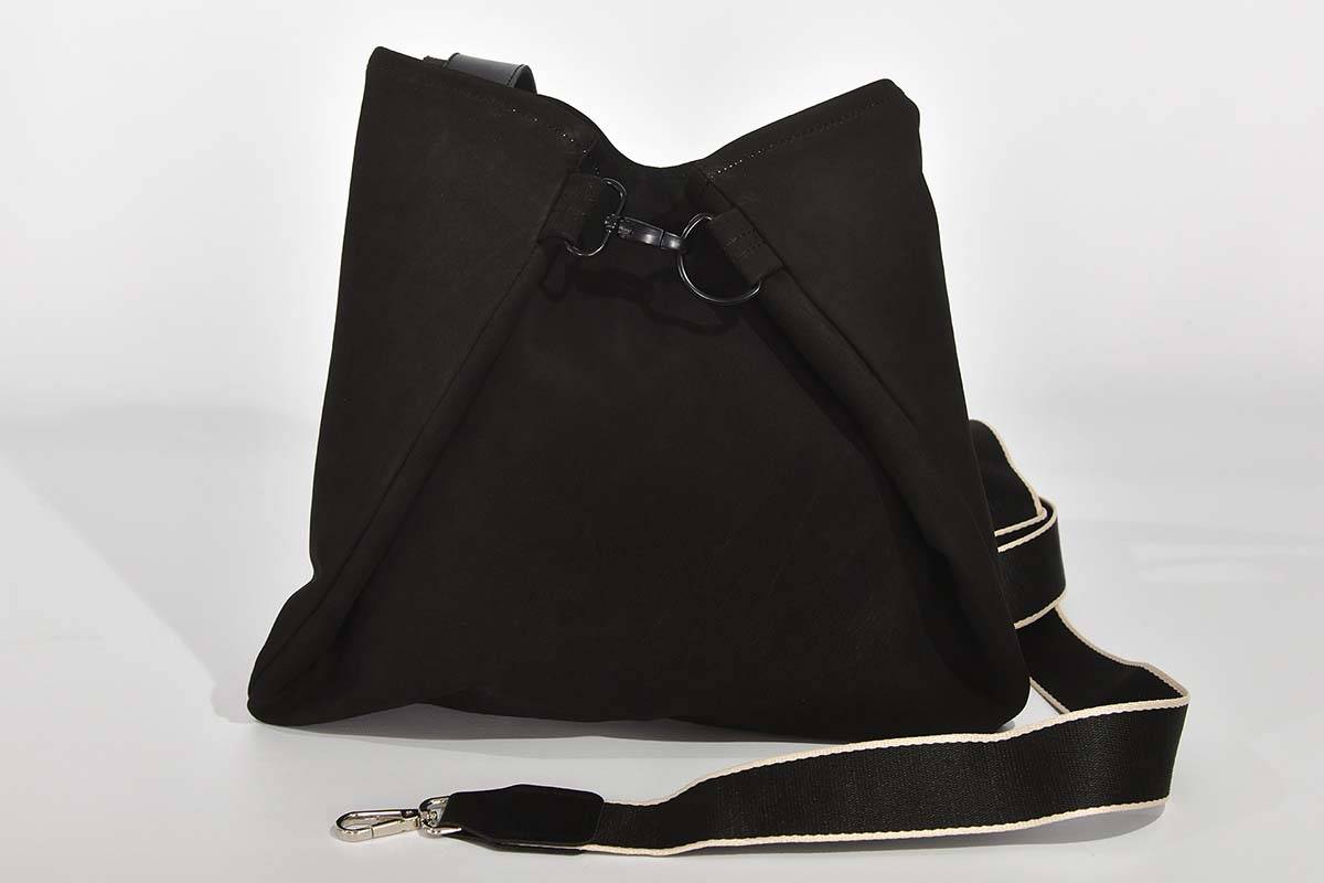 Ledertasche Modell Sarah schwarz