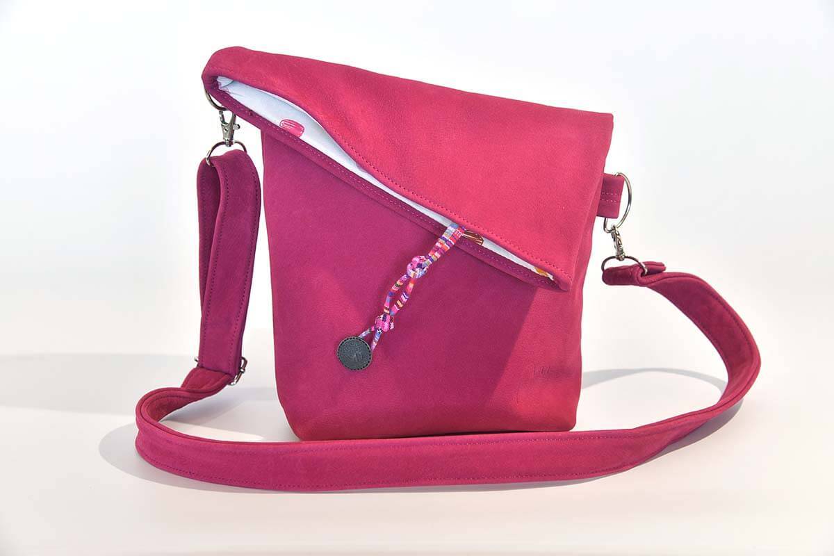 Ledertasche Modell Sam dia Himbeere dunkel