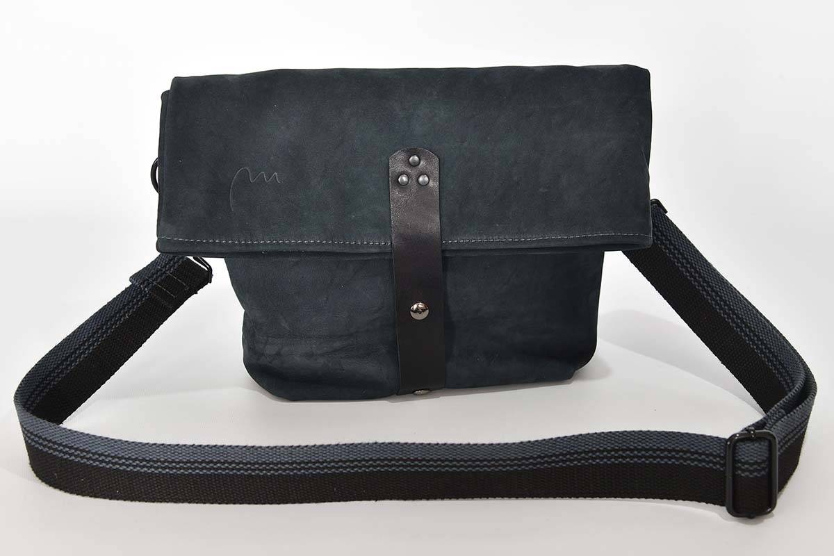 Ledertasche Modell Sam M blauschwarz