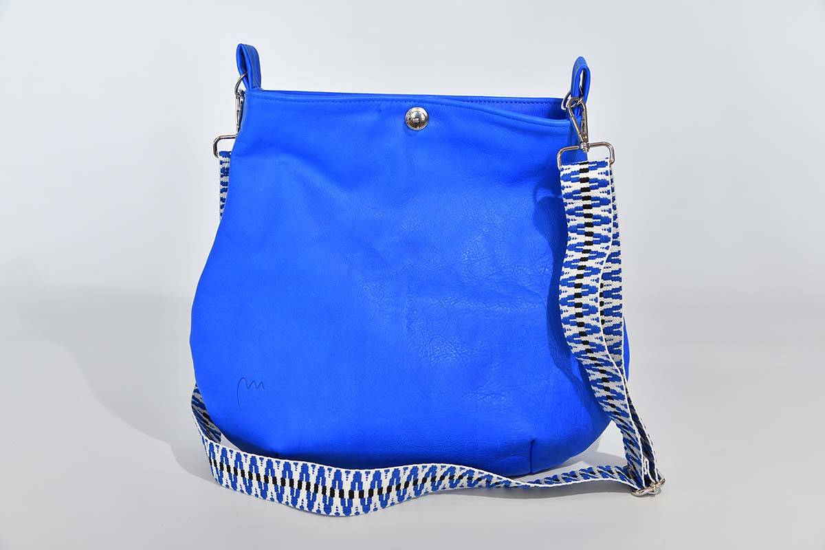 Schultertasche Iris M sehr blau