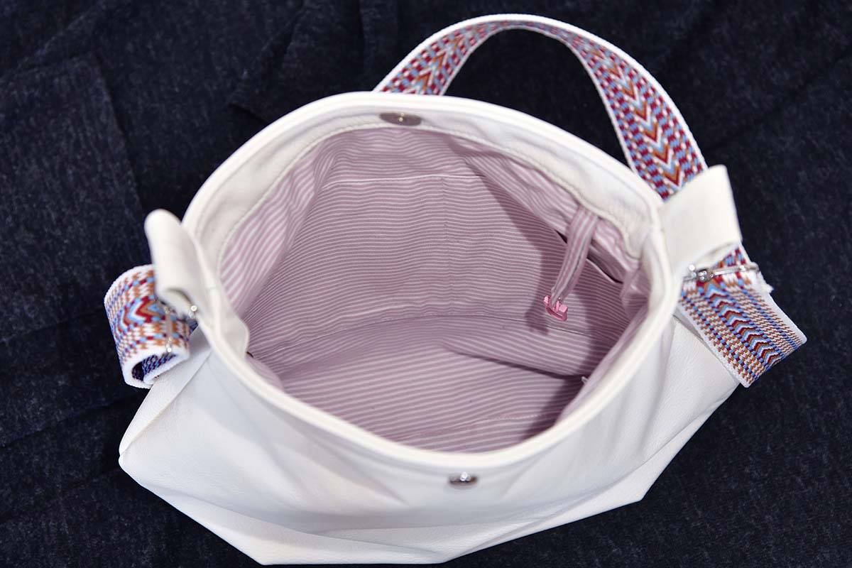 Schultertasche Iris S weiß