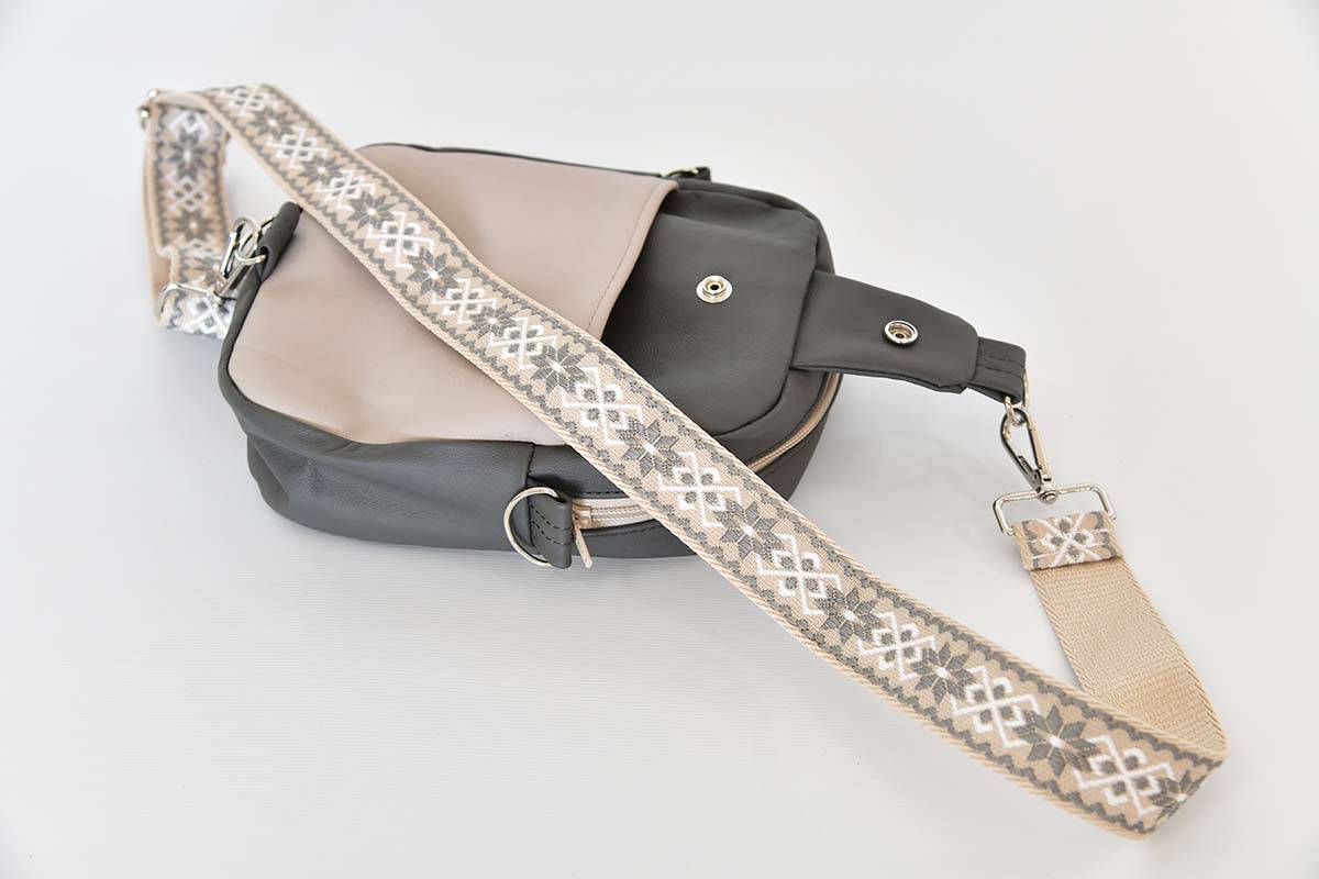 Schultertasche Modell Adrian anthrazit / grau
