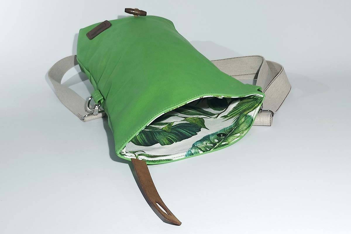 Ledertasche Modell Sam blando apfelgrün