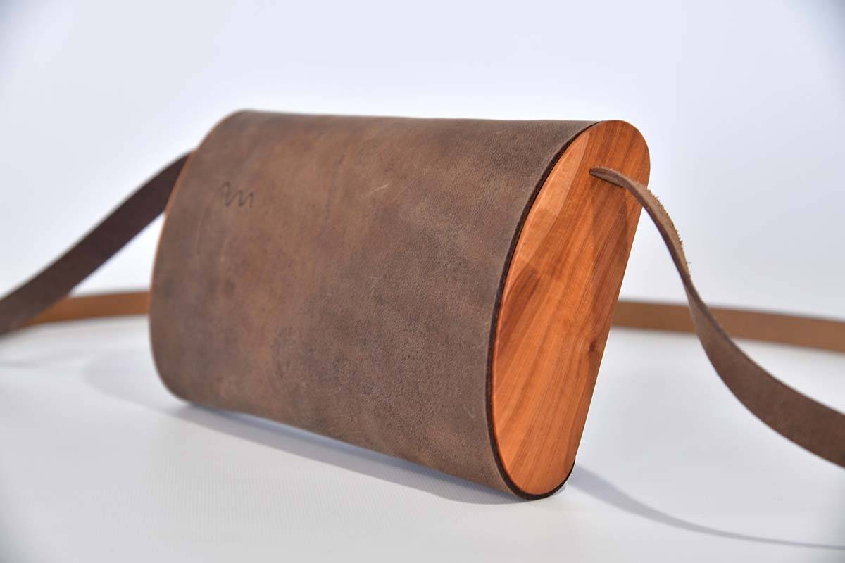 Holz-Ledertasche Modell Jenny braun, Sauerkirschholz