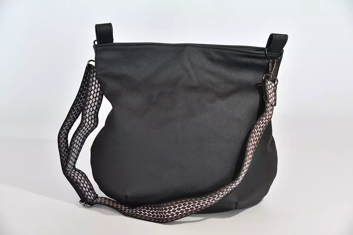 Handgefertigte Ledertasche Iris L schwarz