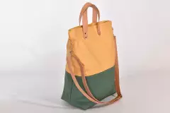 handgefertigte-ledertasche-gruenspan-bernstein_26026_Mira_L_02