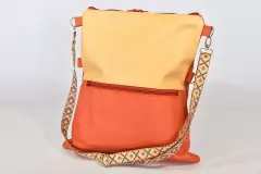 handgefertigte-ledertasche-pastelorange-bernstein_26008_Sam_flex_01