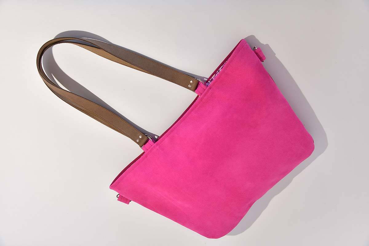 Ledertasche Sarah S zweifarbig himbeer hell und himbeer dunkel