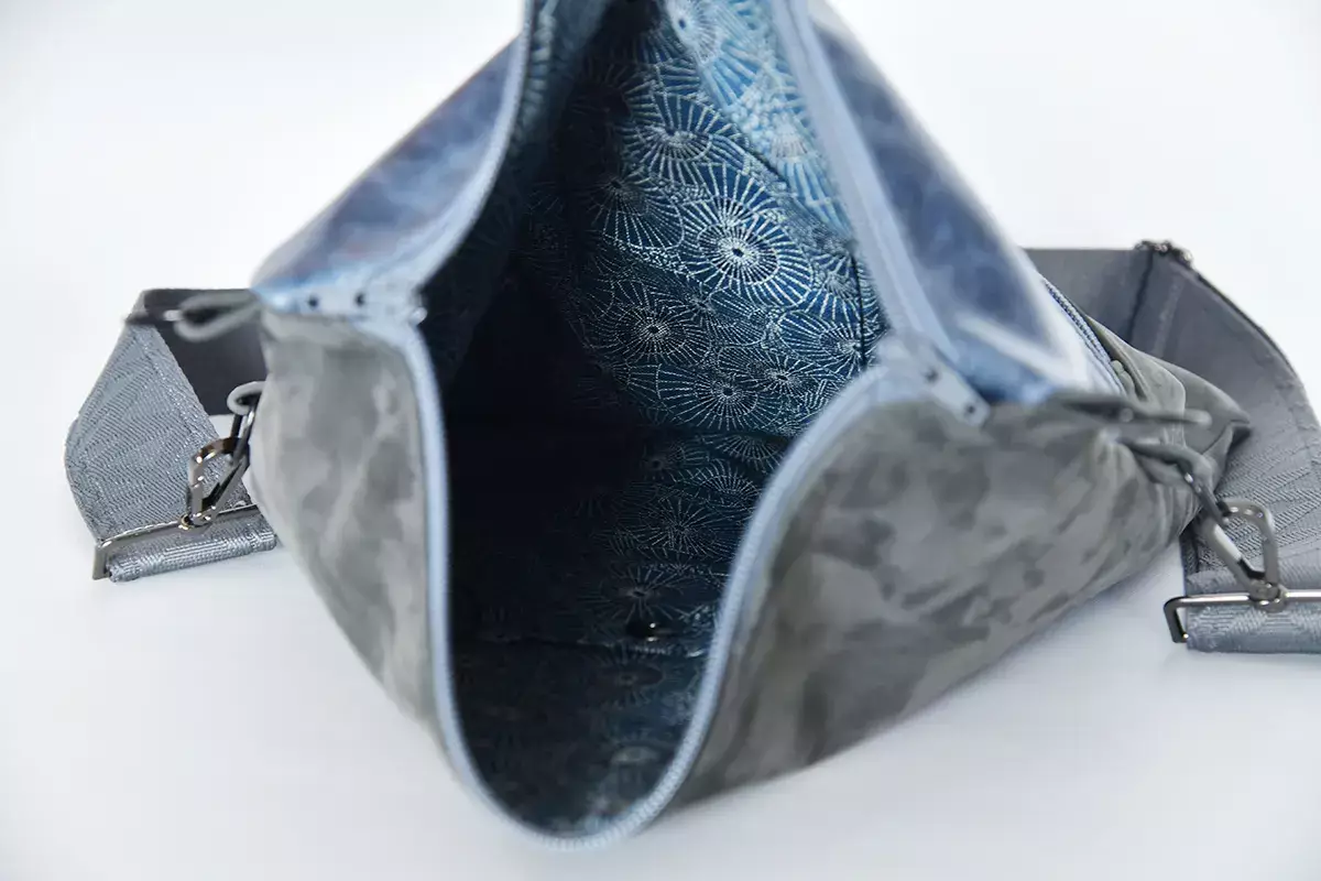 Handgefertigte Ledertasche Sam flex nachtblau und safir