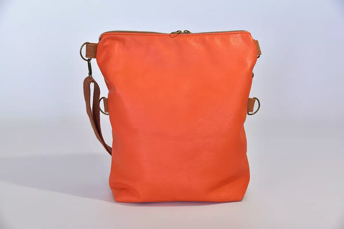 Schultertasche Sam flex Rindsnappaleder lachs
