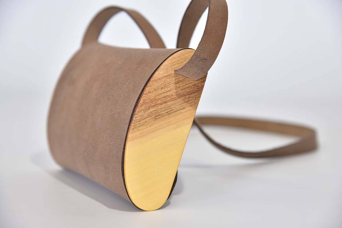 Holz-Ledertasche Modell Jenny graubraun, Orangenholz